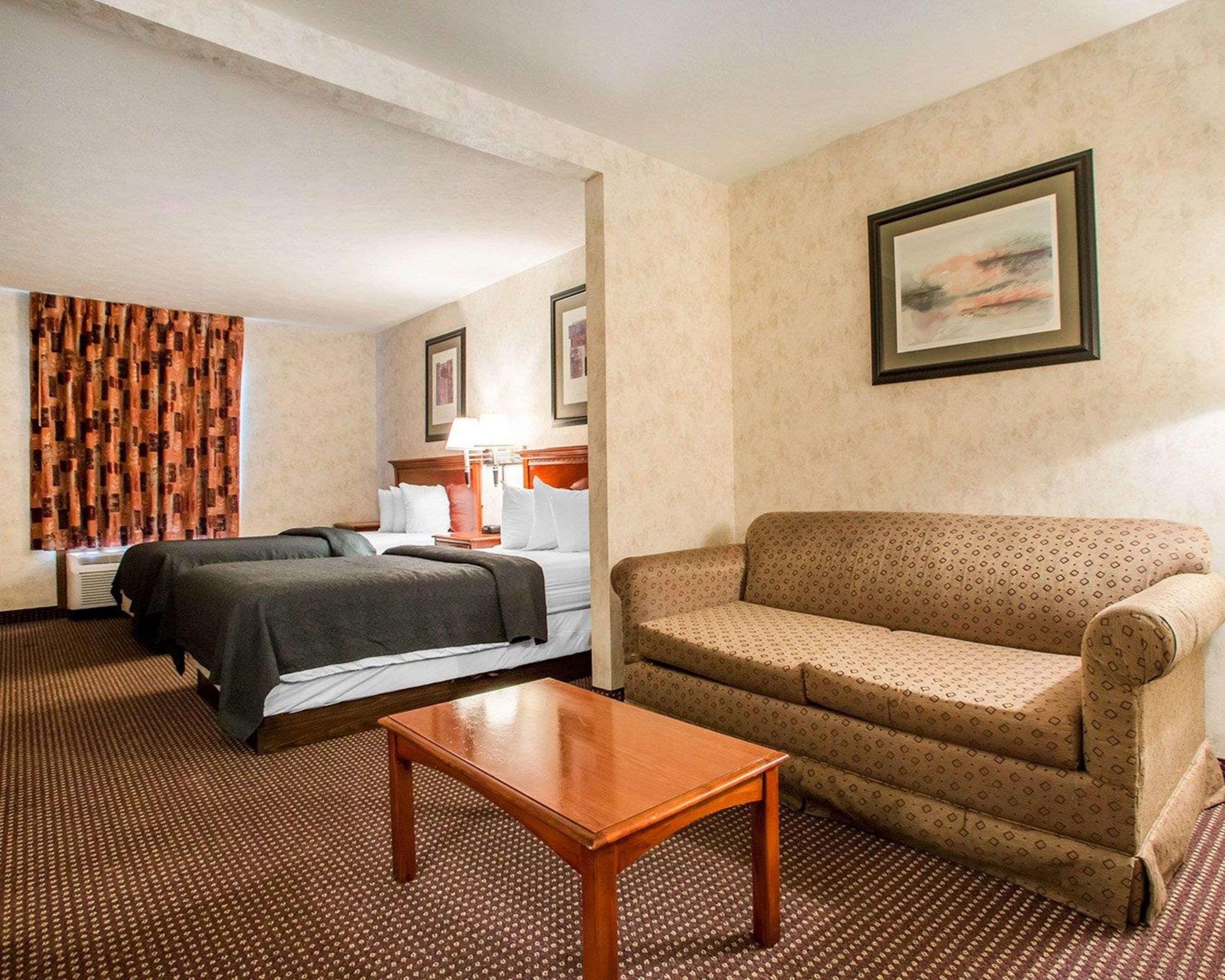 Quality Inn & Suites South-Obetz מראה חיצוני תמונה