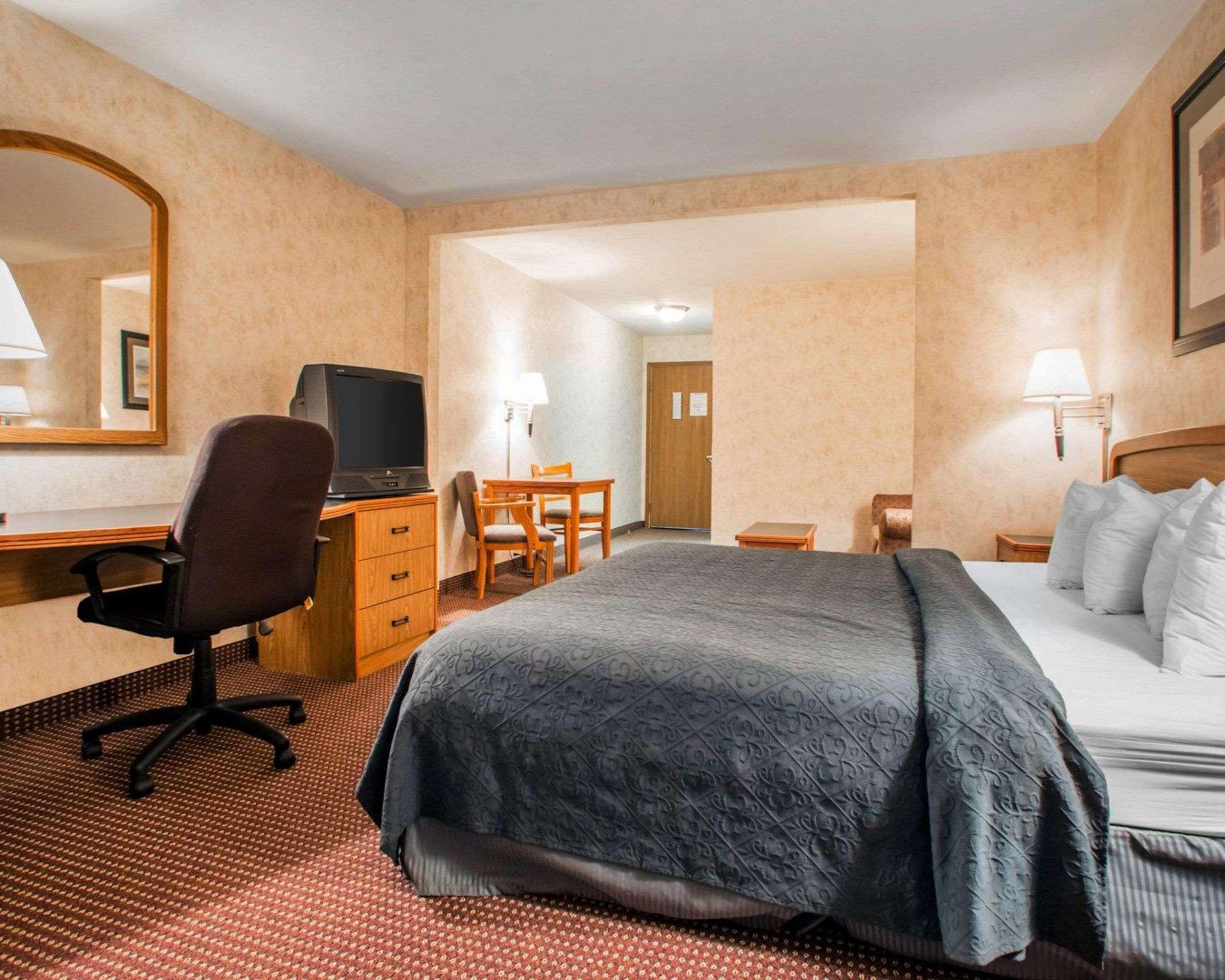Quality Inn & Suites South-Obetz מראה חיצוני תמונה