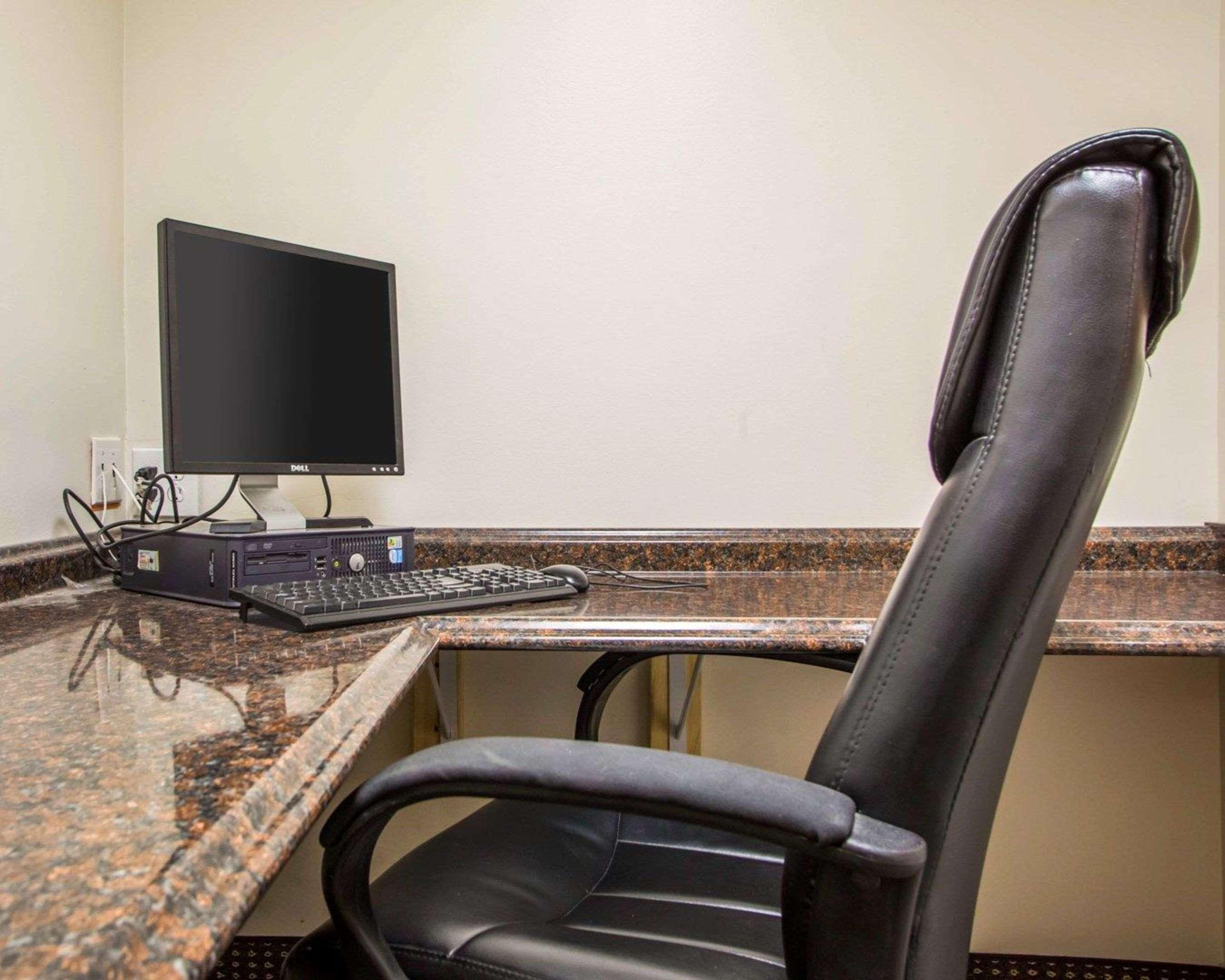 Quality Inn & Suites South-Obetz מראה חיצוני תמונה