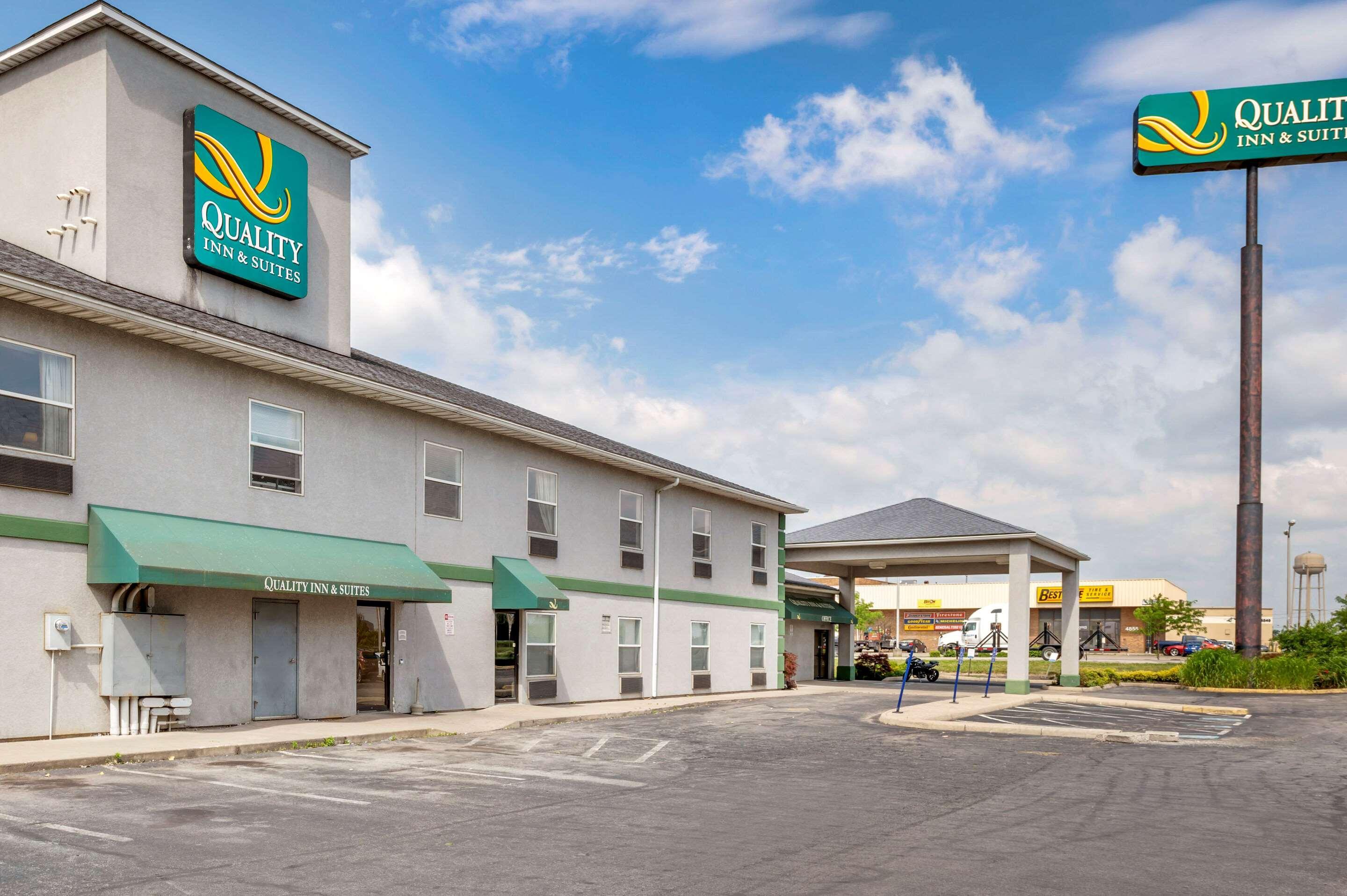 Quality Inn & Suites South-Obetz מראה חיצוני תמונה