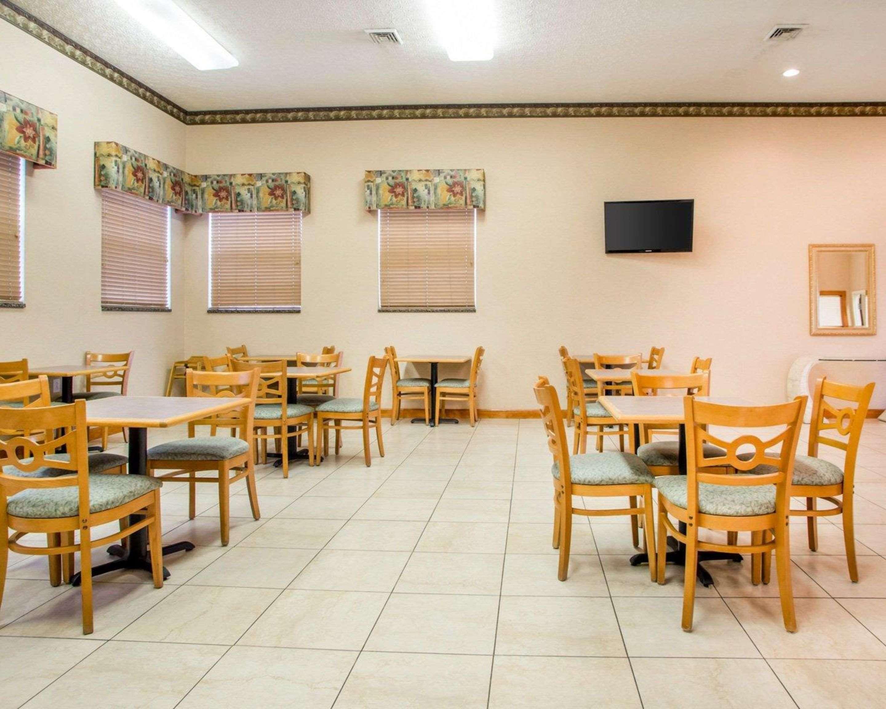 Quality Inn & Suites South-Obetz מראה חיצוני תמונה