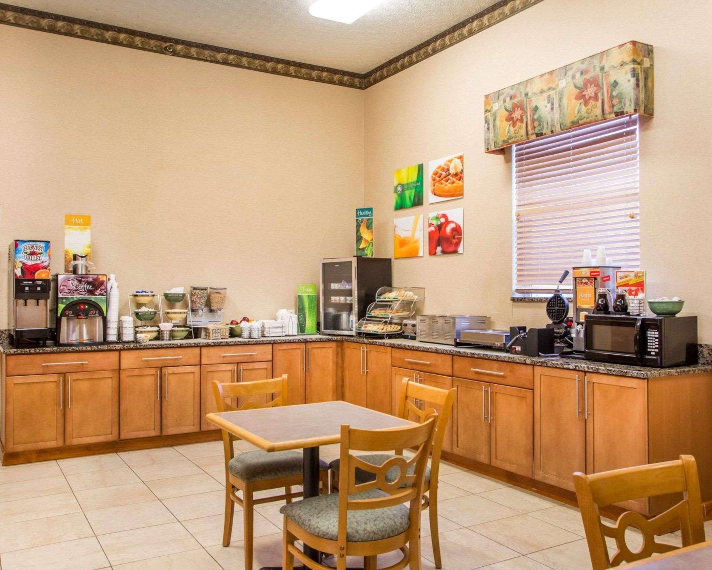 Quality Inn & Suites South-Obetz מראה חיצוני תמונה