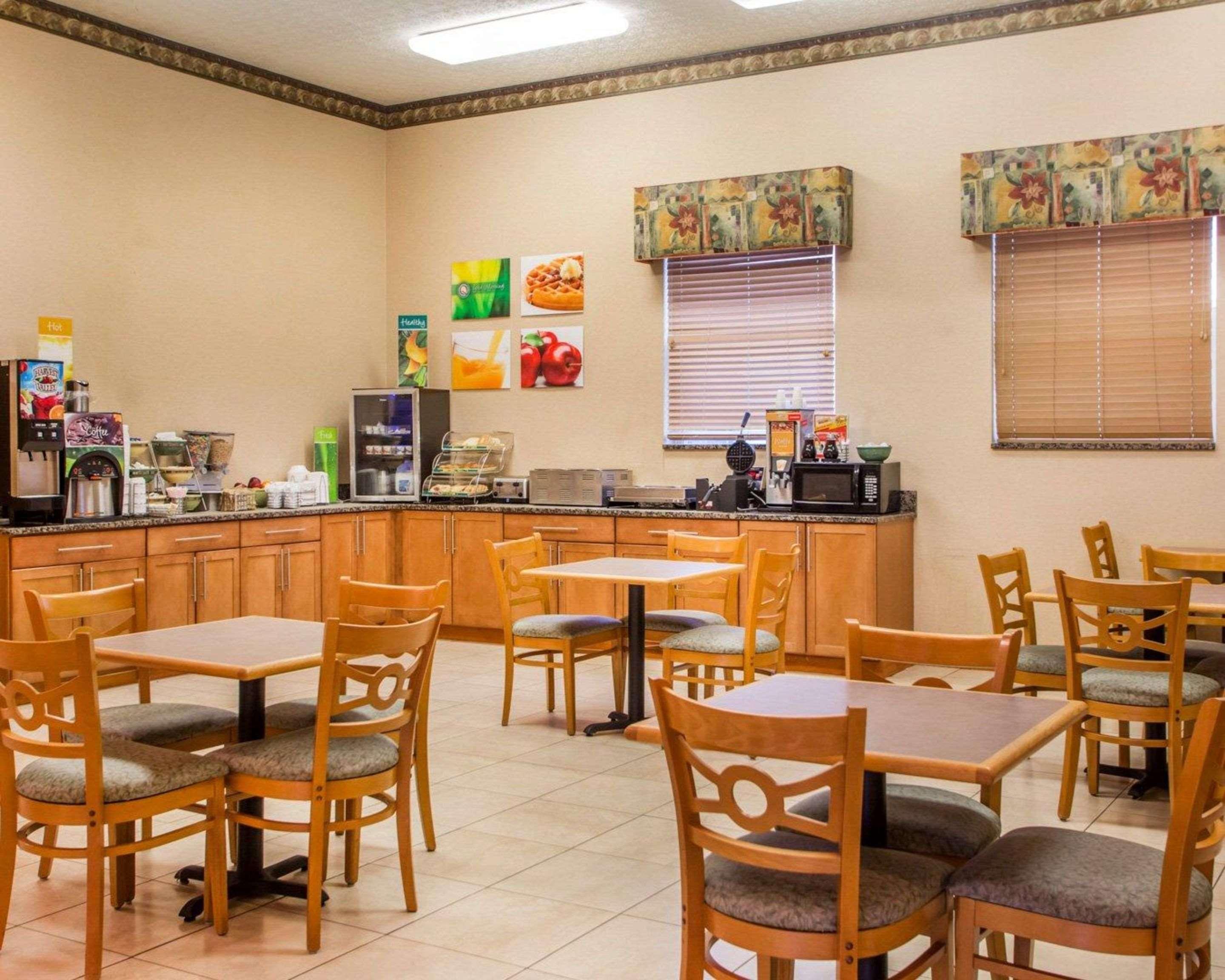 Quality Inn & Suites South-Obetz מראה חיצוני תמונה