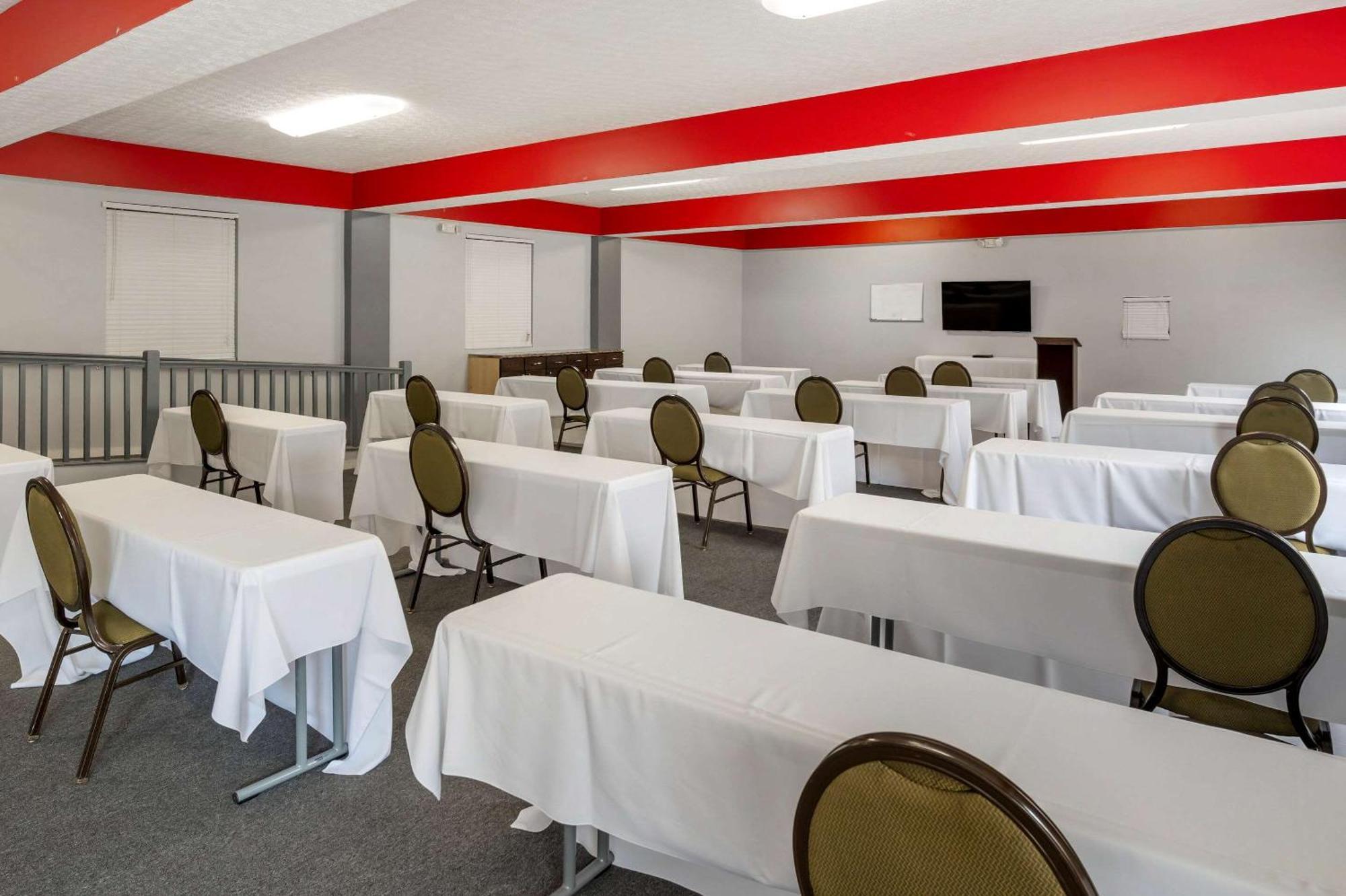 Quality Inn & Suites South-Obetz מראה חיצוני תמונה