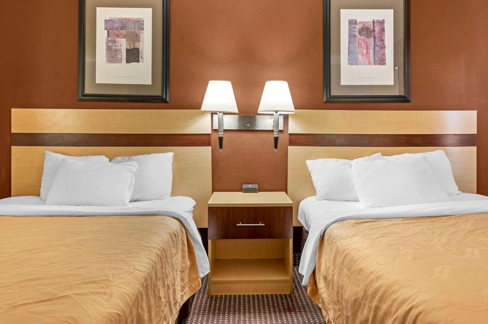 Quality Inn & Suites South-Obetz מראה חיצוני תמונה