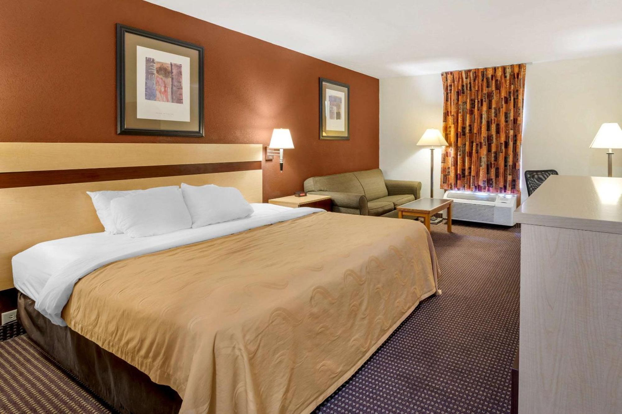 Quality Inn & Suites South-Obetz מראה חיצוני תמונה
