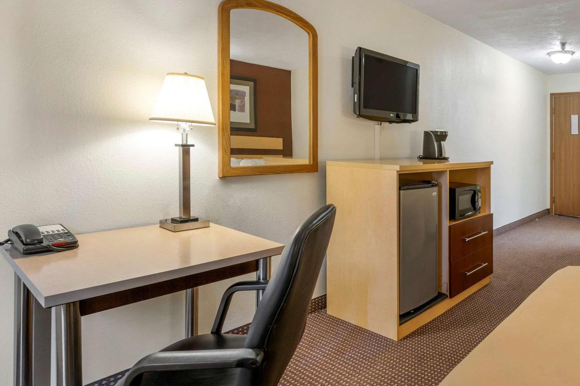 Quality Inn & Suites South-Obetz מראה חיצוני תמונה