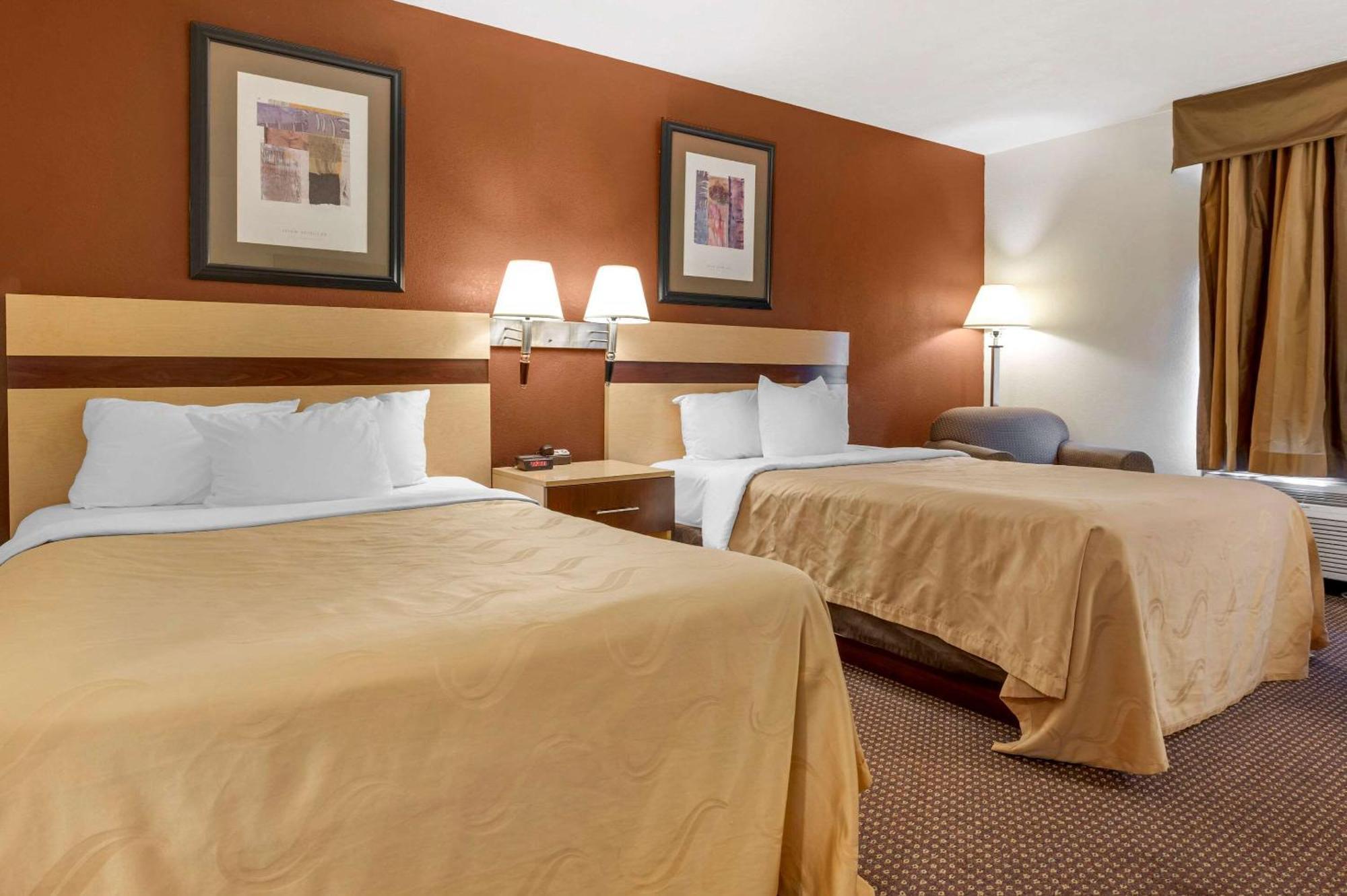 Quality Inn & Suites South-Obetz מראה חיצוני תמונה