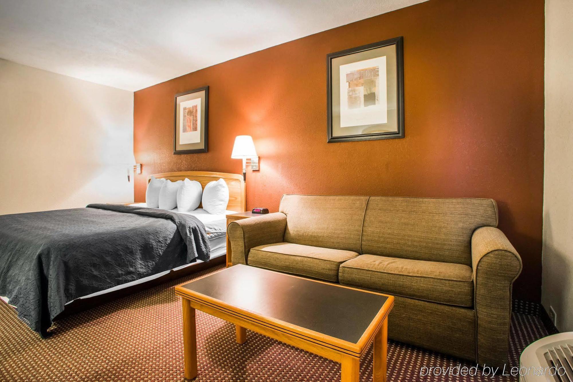 Quality Inn & Suites South-Obetz מראה חיצוני תמונה