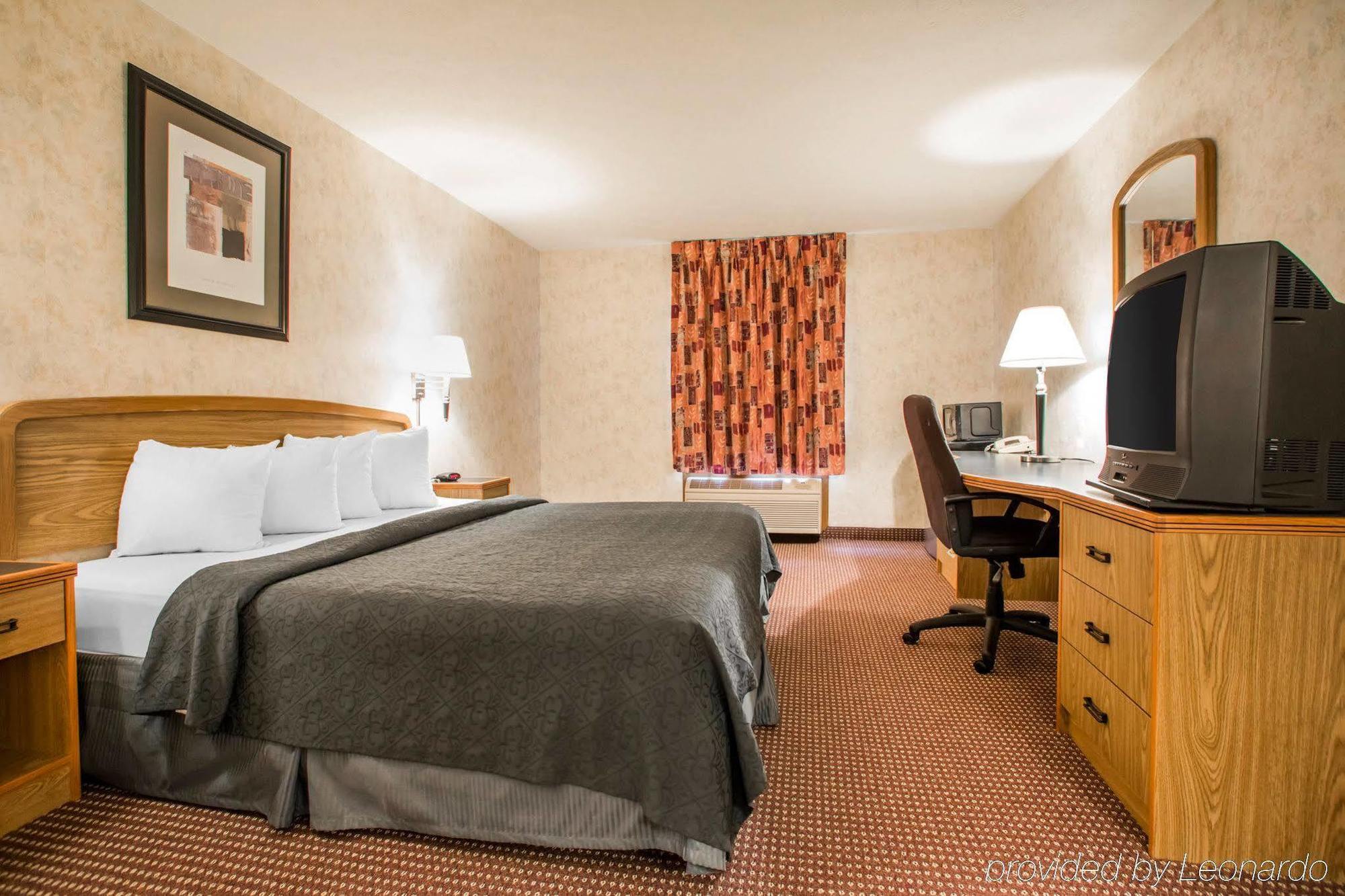 Quality Inn & Suites South-Obetz מראה חיצוני תמונה