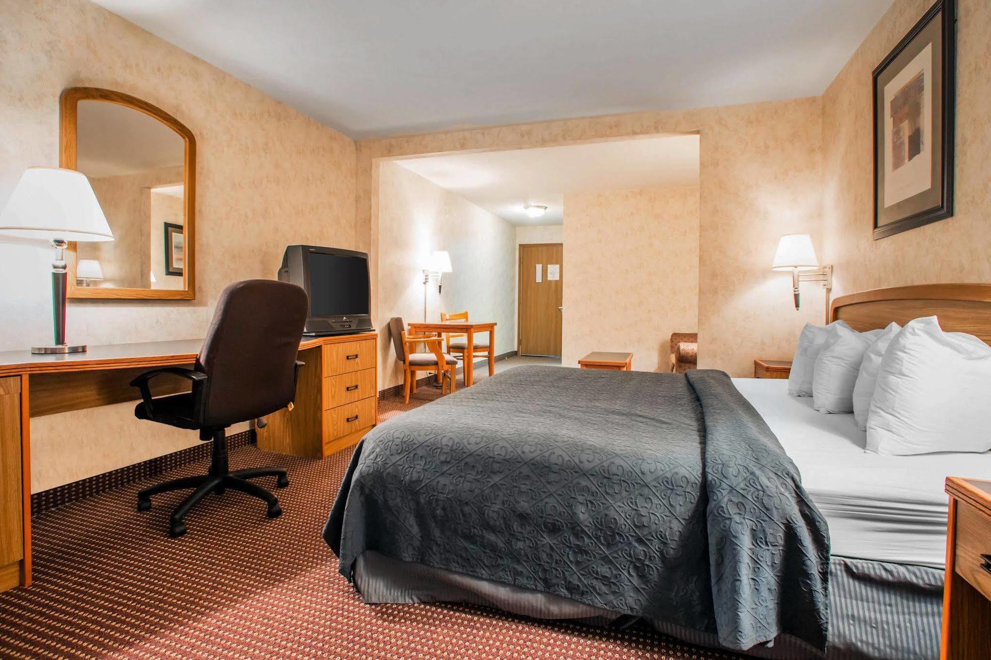 Quality Inn & Suites South-Obetz מראה חיצוני תמונה